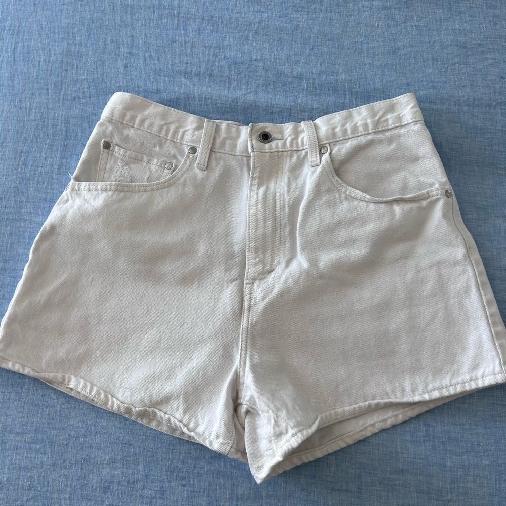 Levi’s White High Rise Mom Shorts